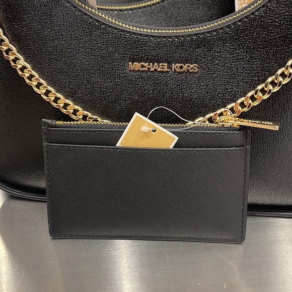 MICHAEL KORS
Jet Set Travel Medium Top Zip Leather Card Case Wallet
Black
NWT - Picture 4 of 16